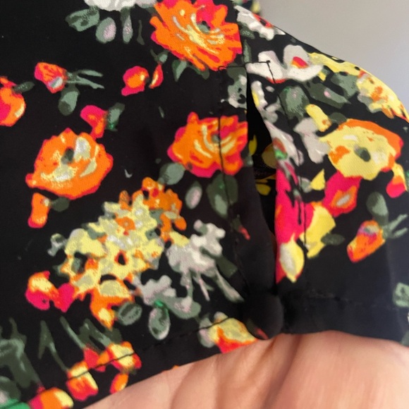 H&M Floral Print Blouse Size XL - Picture 4 of 11